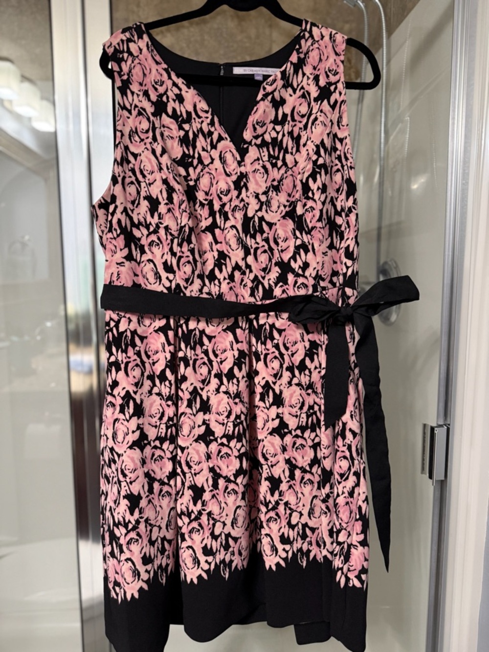 Carmen Marc Valvo Pink Floral Fit-and-Flare Dress with Black Trim - Picture 3 of 8